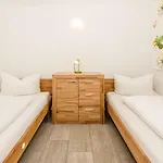 Bungis ,de - 28 Ferienhaeuser Am Grimnitzsee G8 Holiday home *