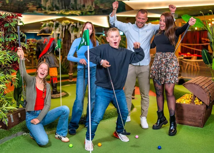 Bungis - 28 Ferienhaeuser Am Grimnitzsee G8 *